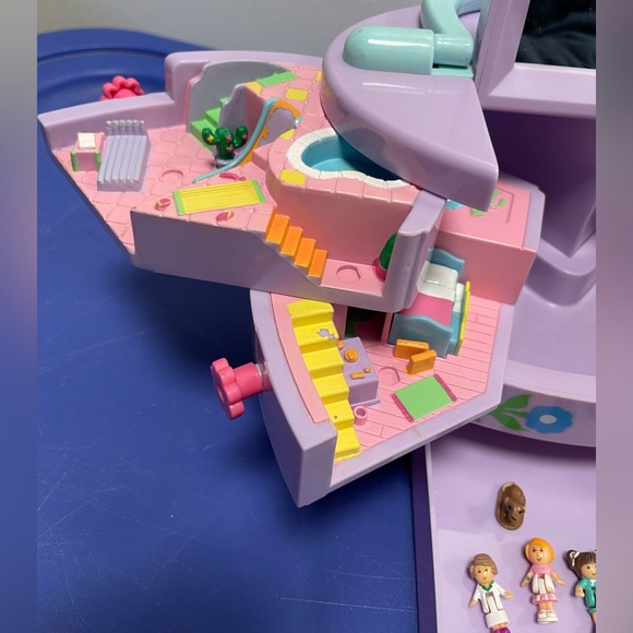 Vintage Polly Pocket Bluebird 1991 Pullout Playhouse Jewelry Box 6 dolls & dog! - Picture 8 of 10